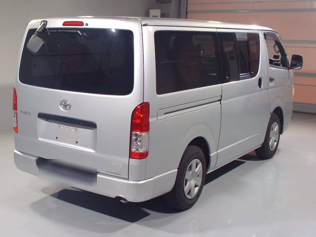 TOYOTA REGIUS ACE