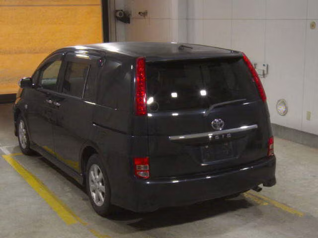 TOYOTA ISIS