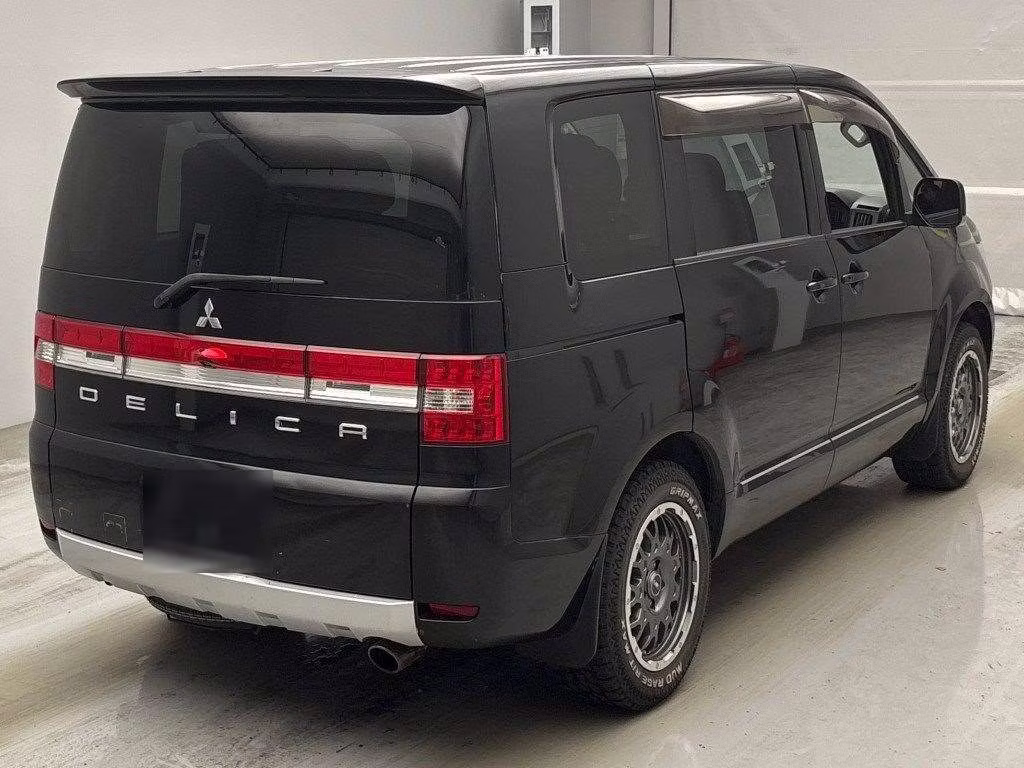 MITSUBISHI DELICA D:5