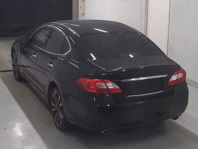 NISSAN FUGA