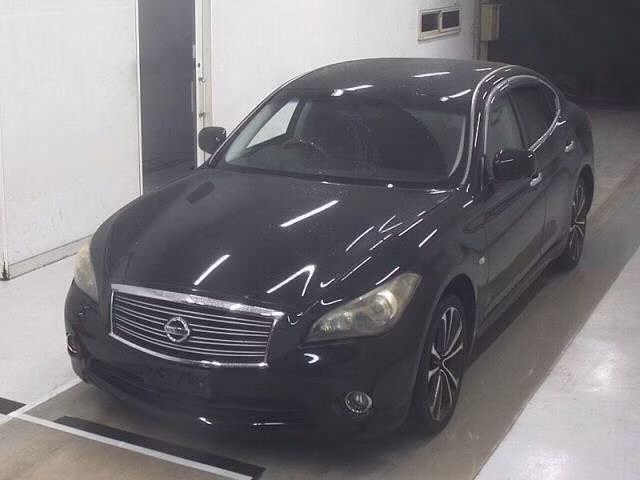 NISSAN FUGA