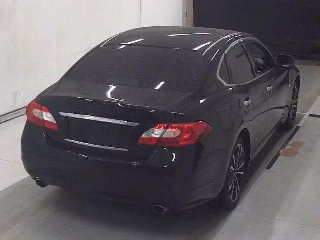NISSAN FUGA