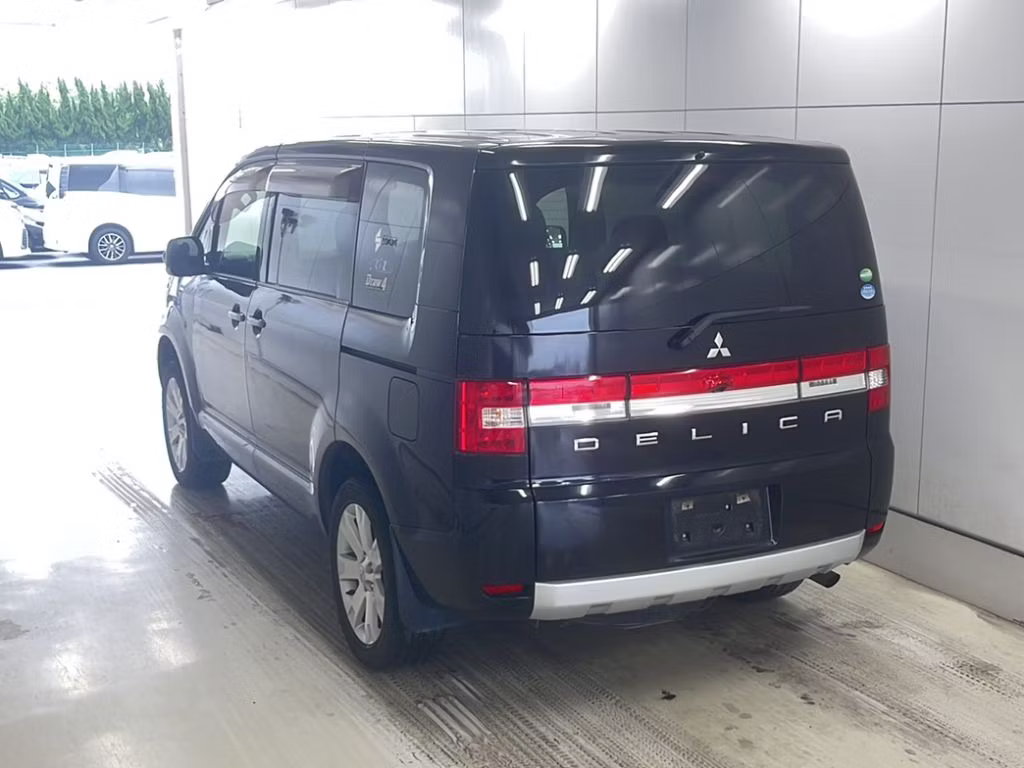MITSUBISHI DELICA D:5