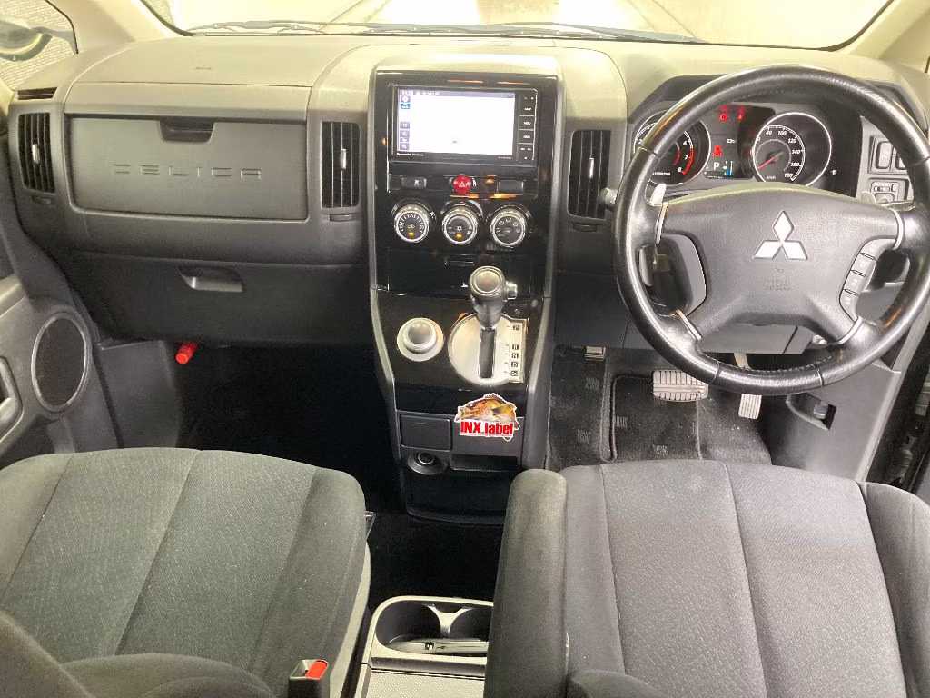 MITSUBISHI DELICA D:5