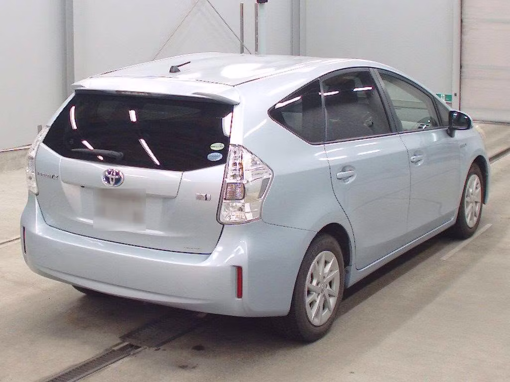 TOYOTA PRIUS ALPHA
