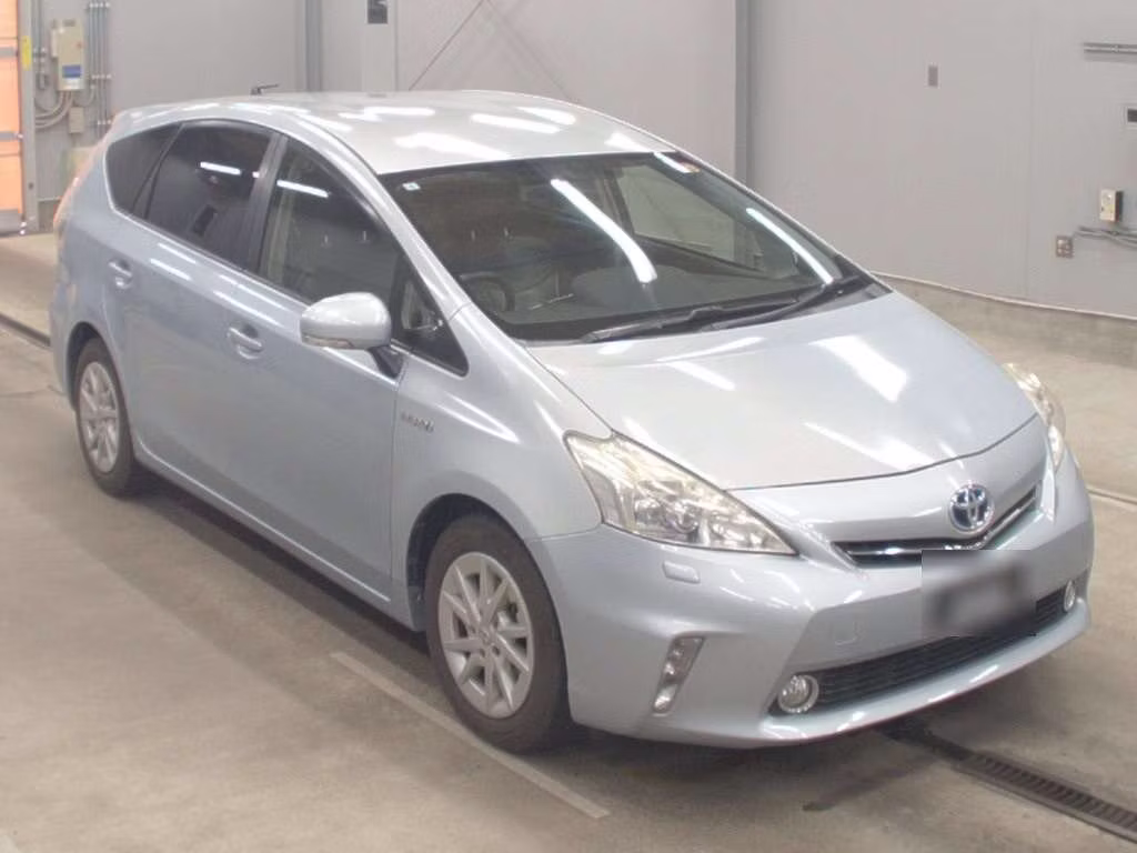 TOYOTA PRIUS ALPHA