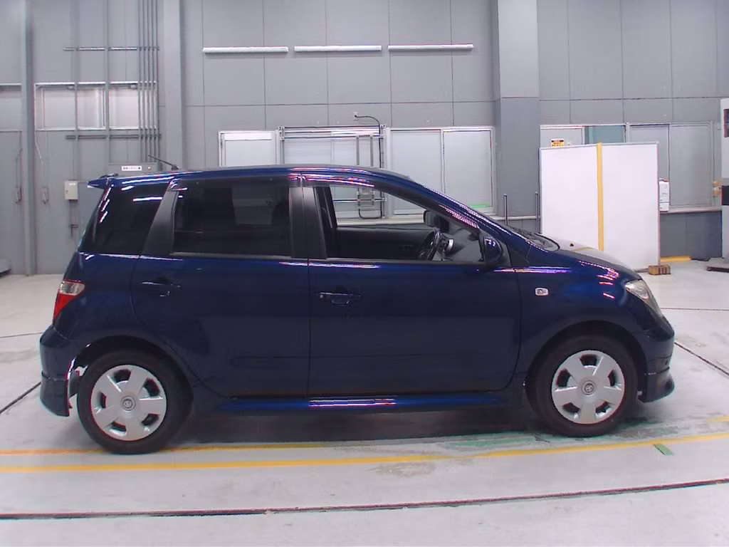 TOYOTA IST