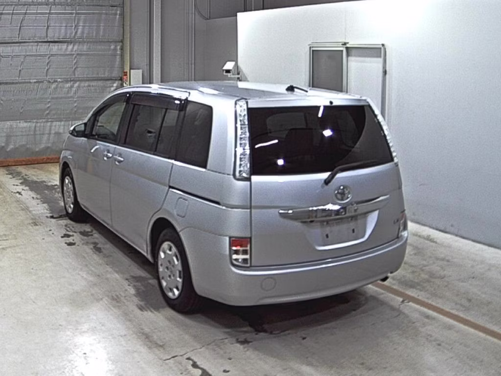 TOYOTA ISIS