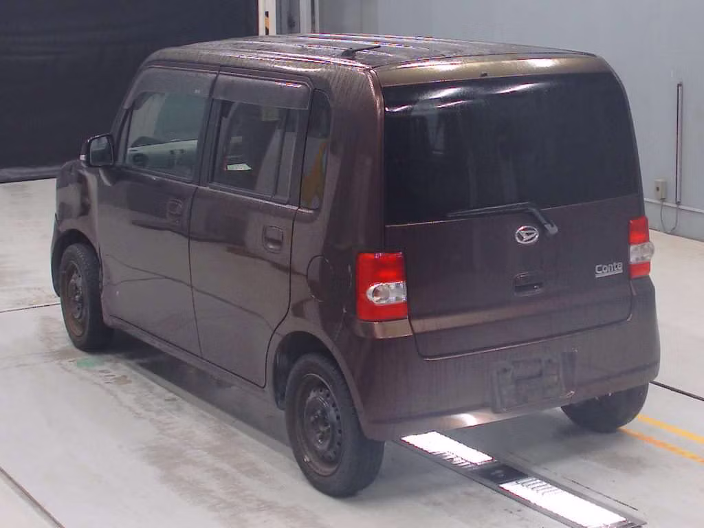 DAIHATSU MOVE CONTE