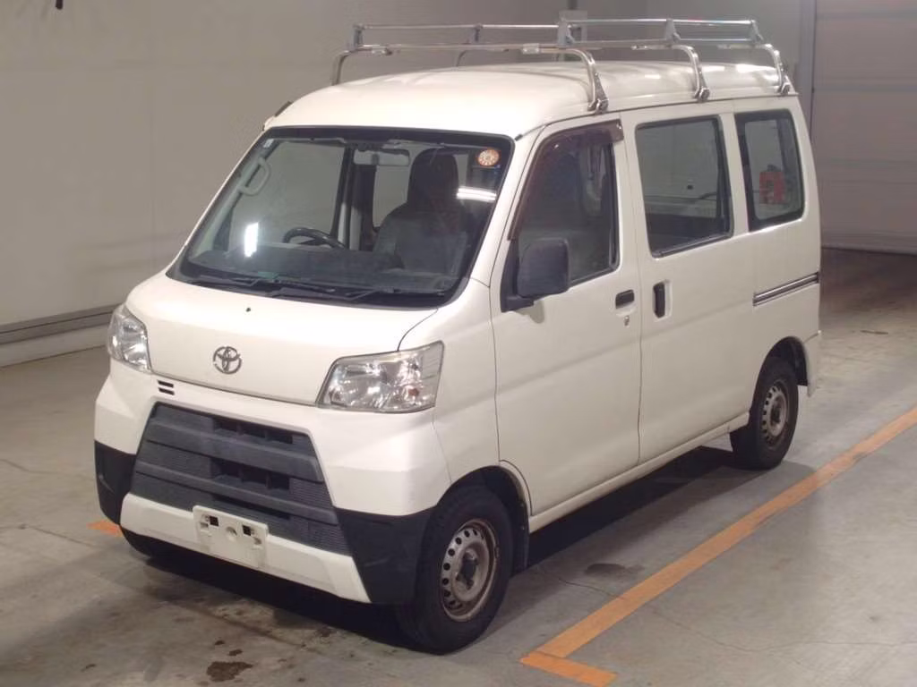 TOYOTA PIXIS VAN