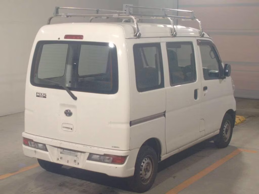TOYOTA PIXIS VAN