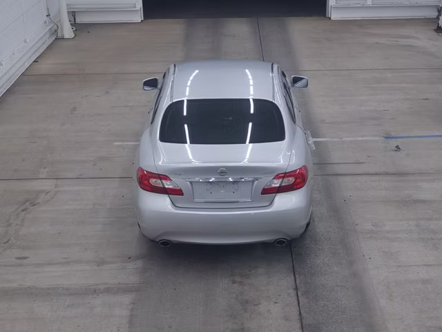 NISSAN FUGA