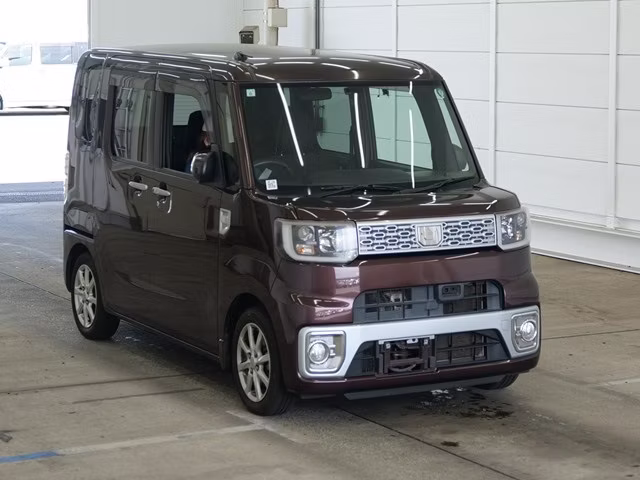 DAIHATSU WAKE