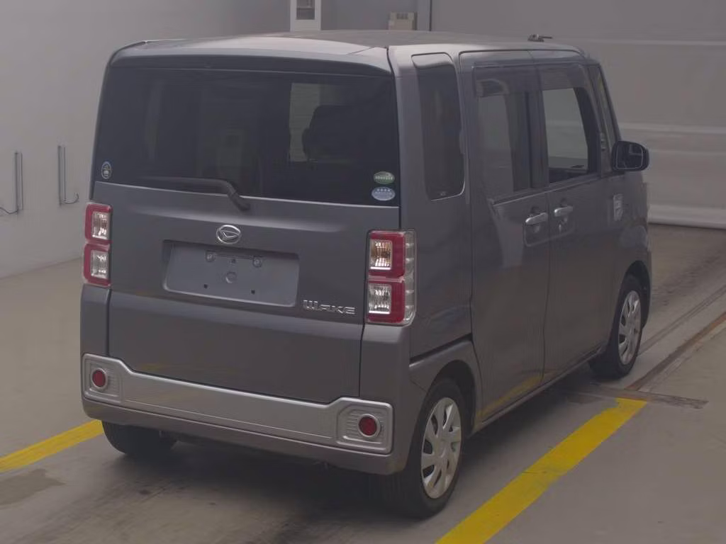 DAIHATSU WAKE