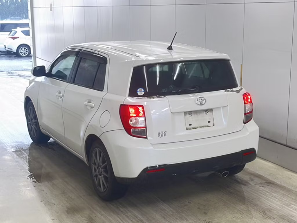 TOYOTA IST