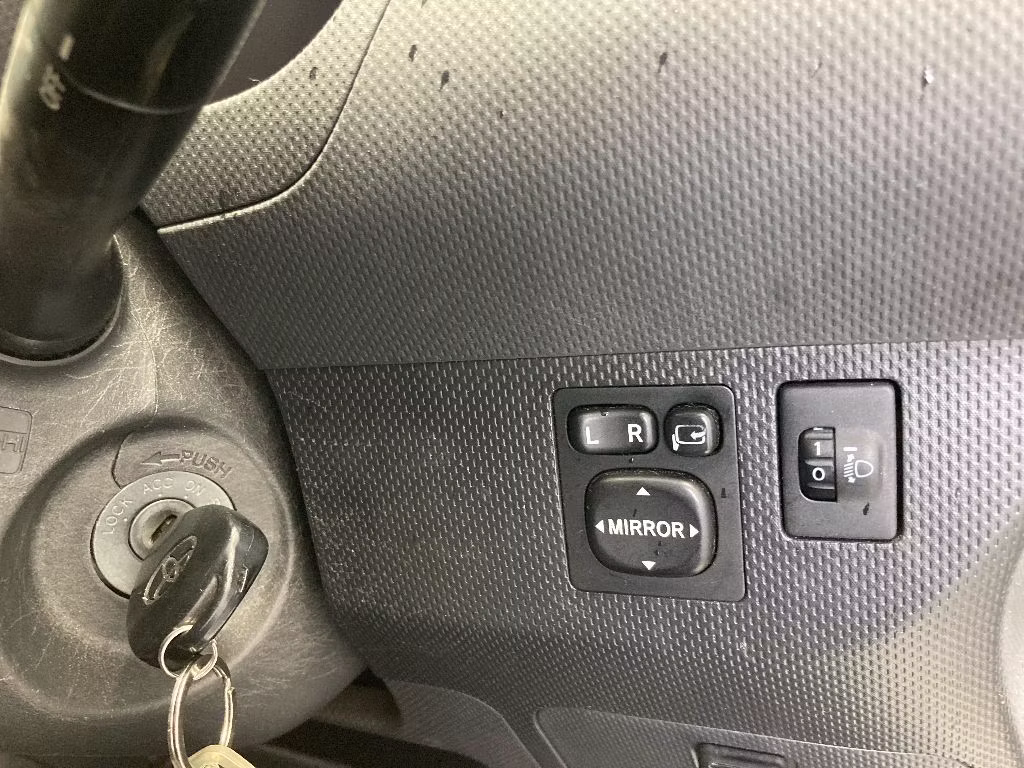 TOYOTA IST