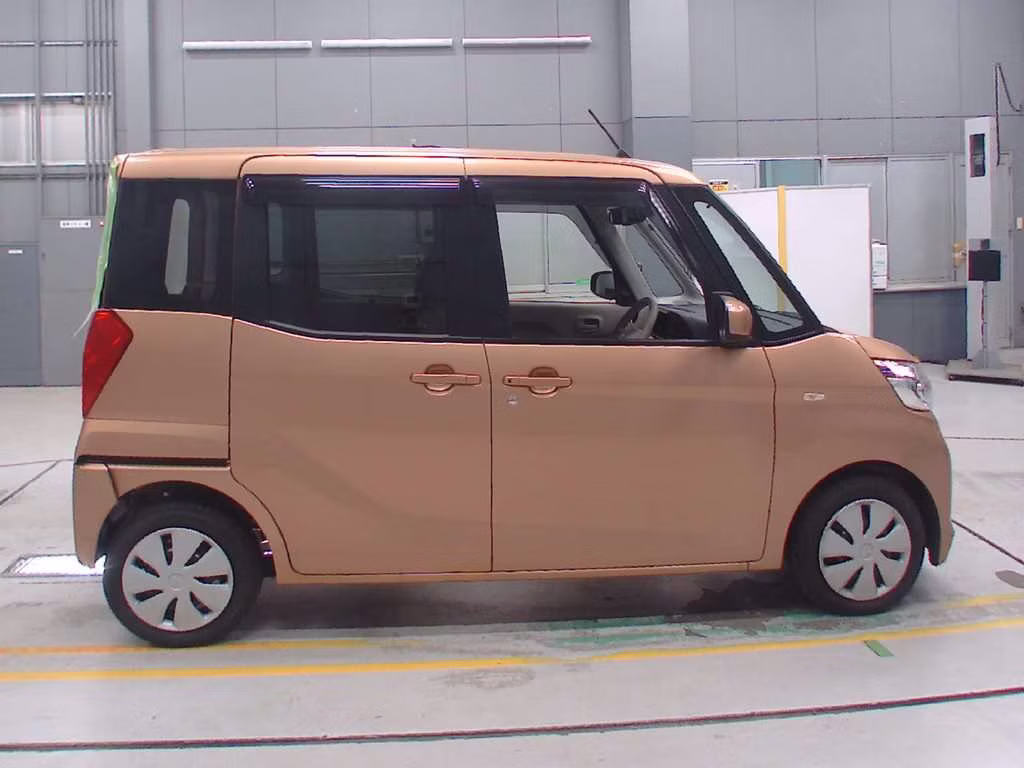 MITSUBISHI EK SPACE