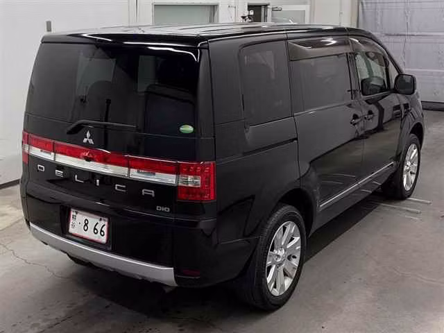 MITSUBISHI DELICA D:5