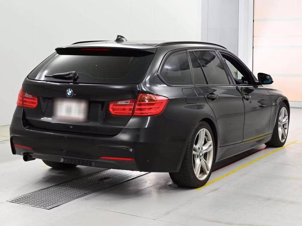 BMW 3-SERIES