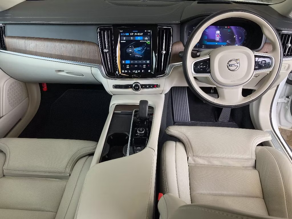 VOLVO V90
