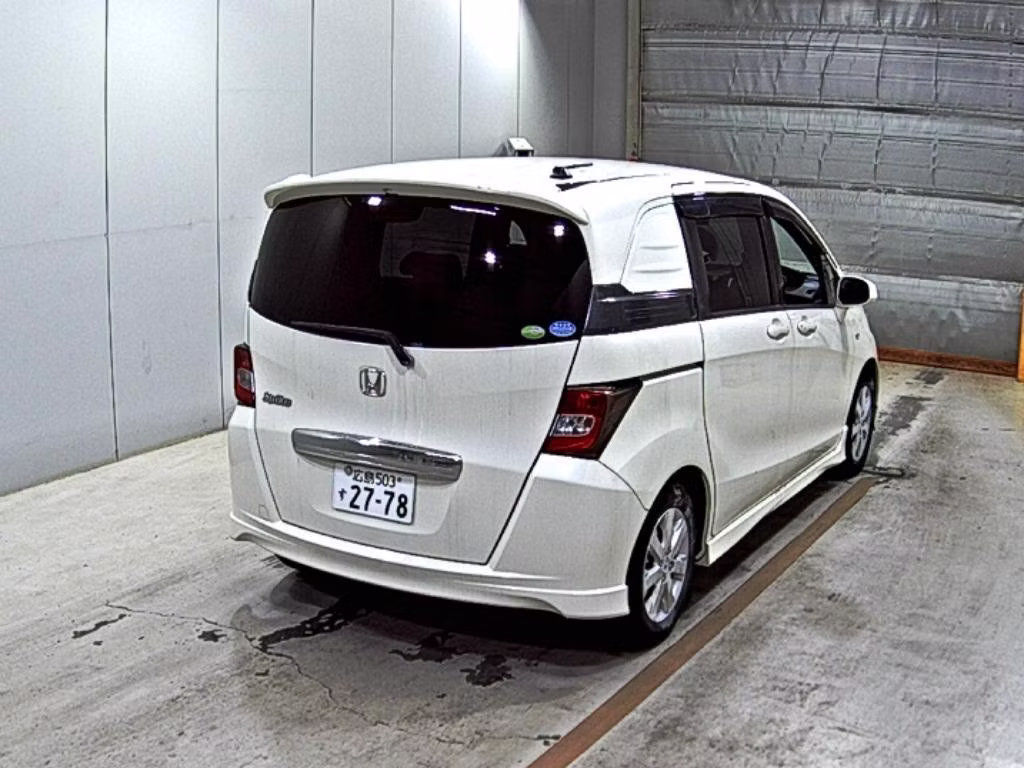 HONDA FREED SPIKE