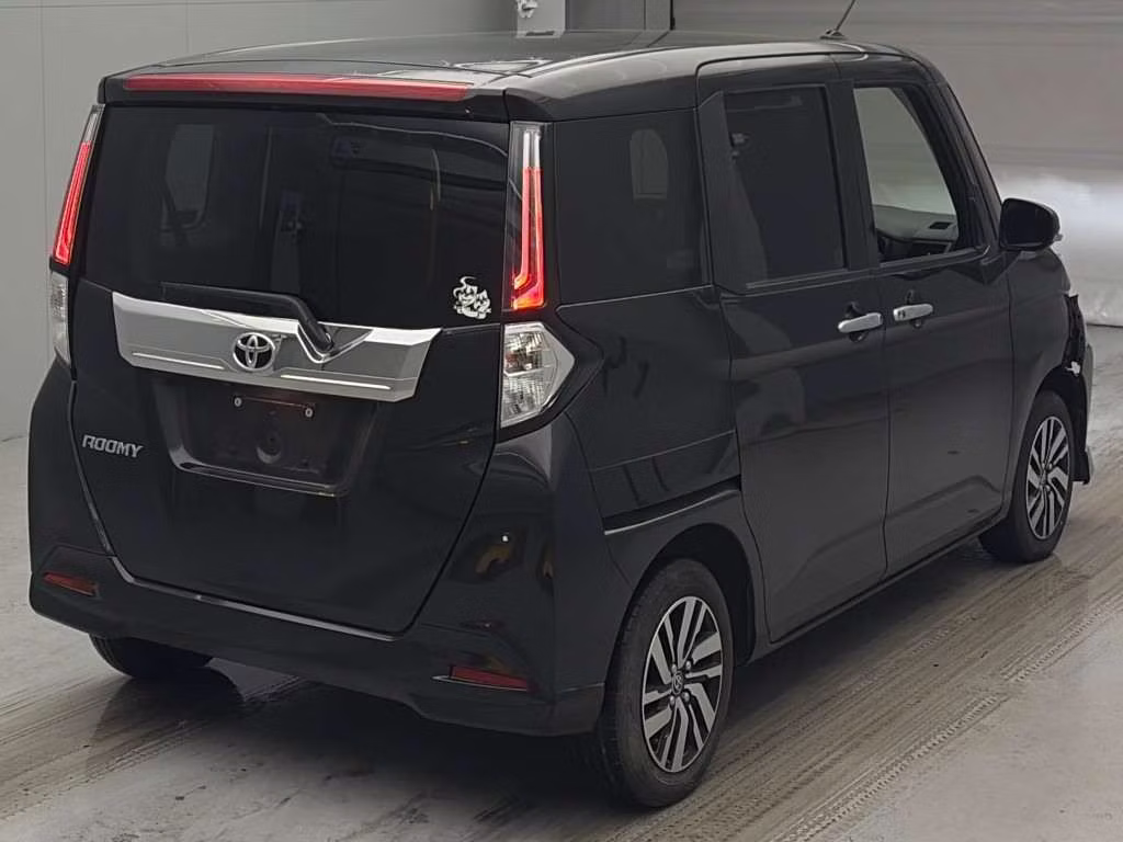 TOYOTA ROOMY