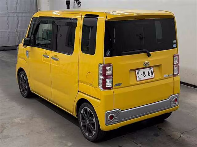 DAIHATSU WAKE