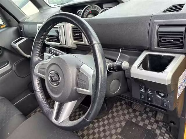 DAIHATSU WAKE