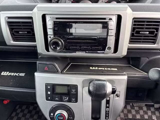 DAIHATSU WAKE