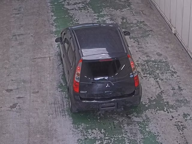 MITSUBISHI COLT