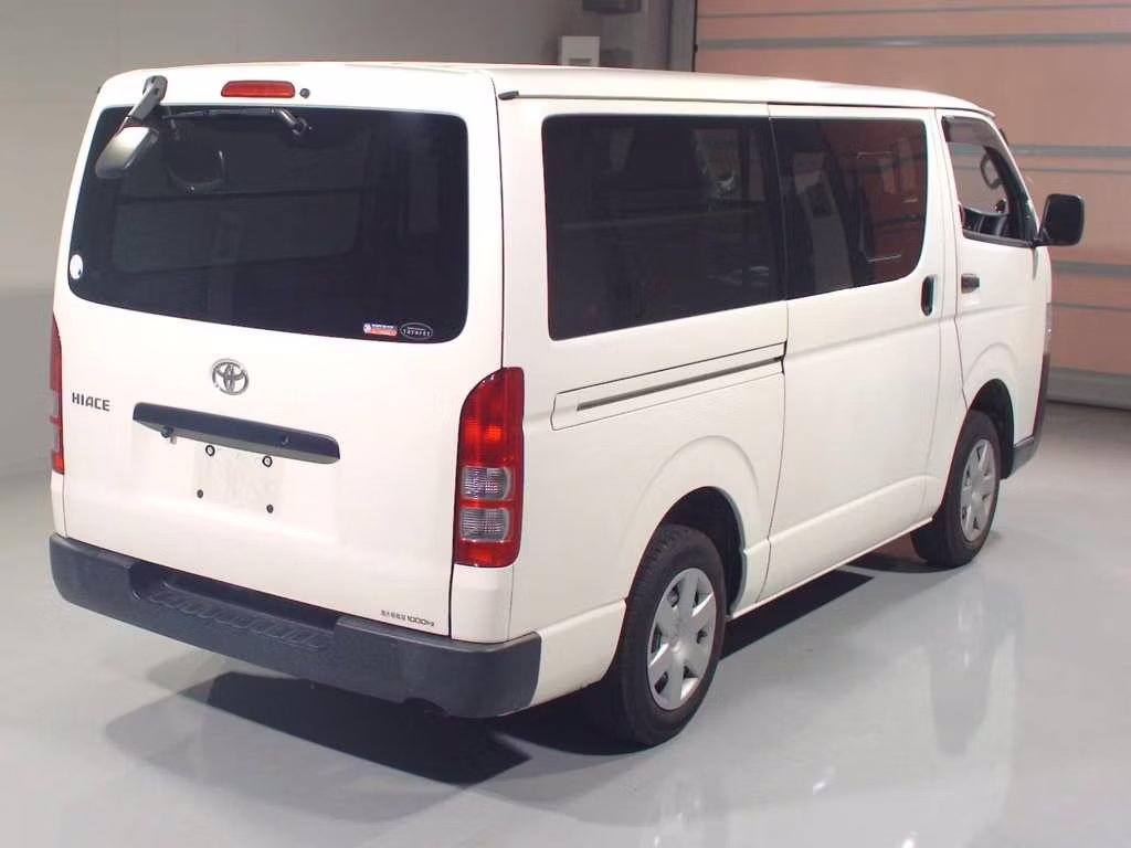 TOYOTA REGIUS ACE