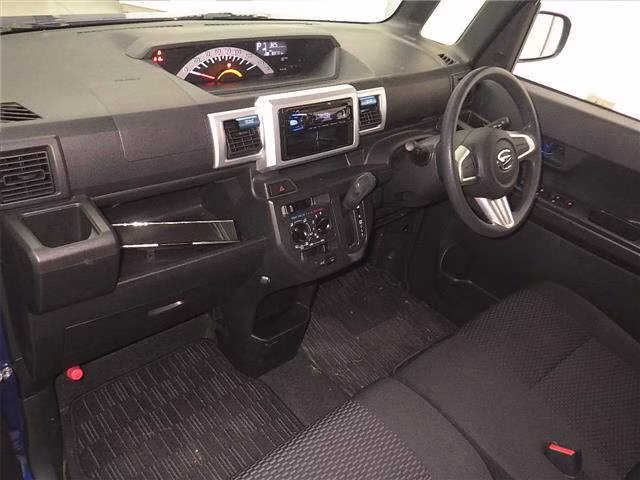DAIHATSU WAKE