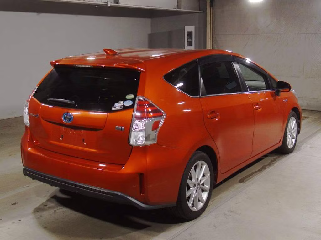 TOYOTA PRIUS ALPHA