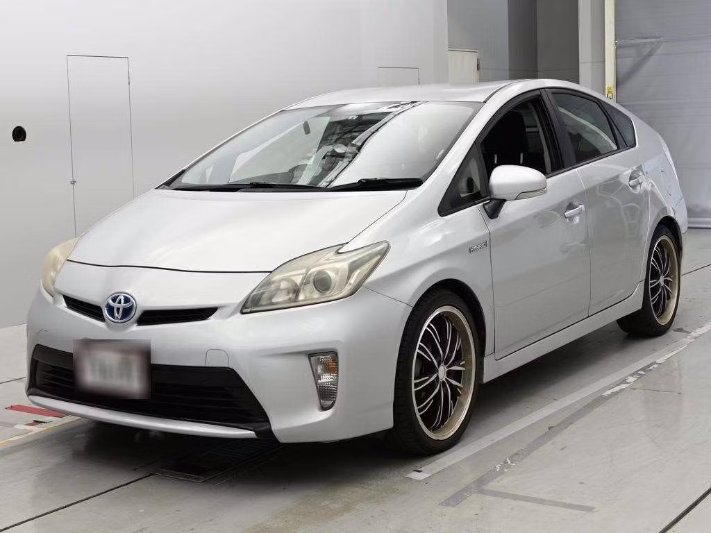 TOYOTA PRIUS