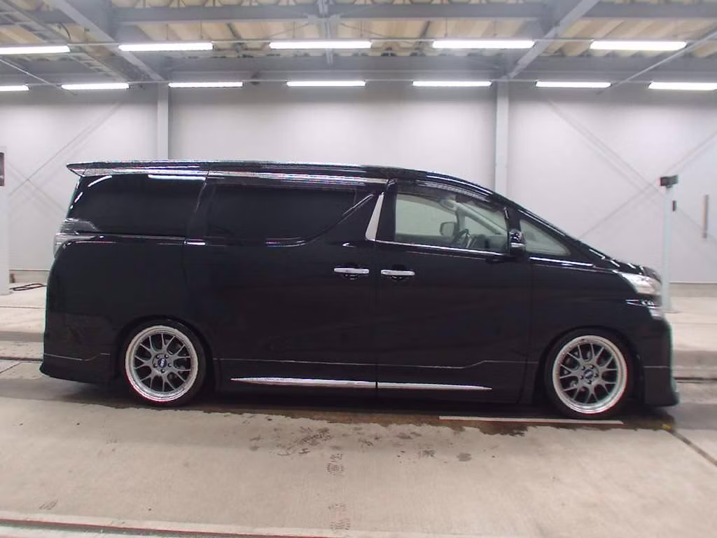 TOYOTA VELLFIRE