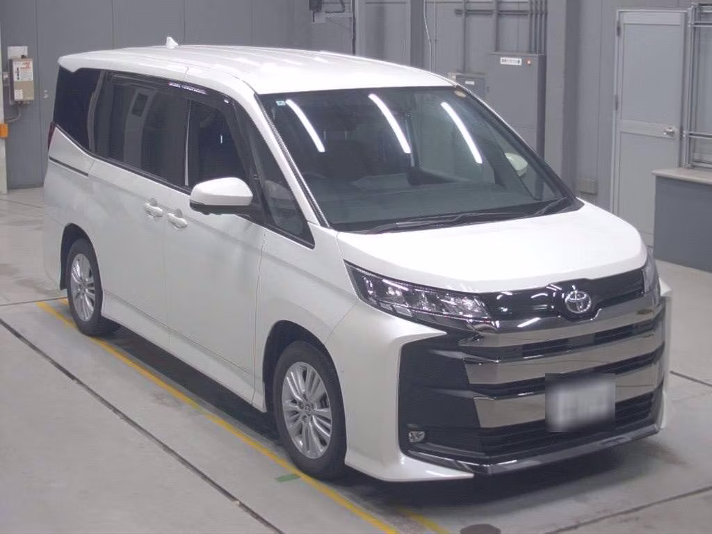 TOYOTA NOAH
