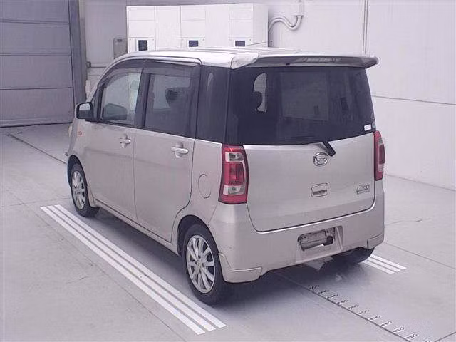 DAIHATSU TANTO EXE