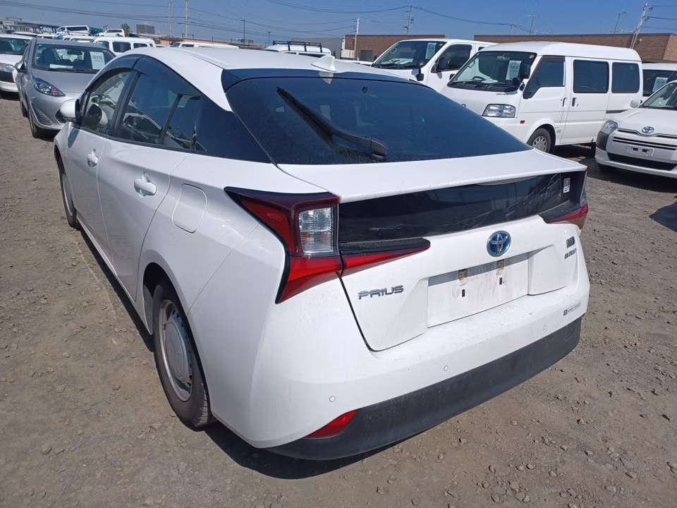 TOYOTA PRIUS