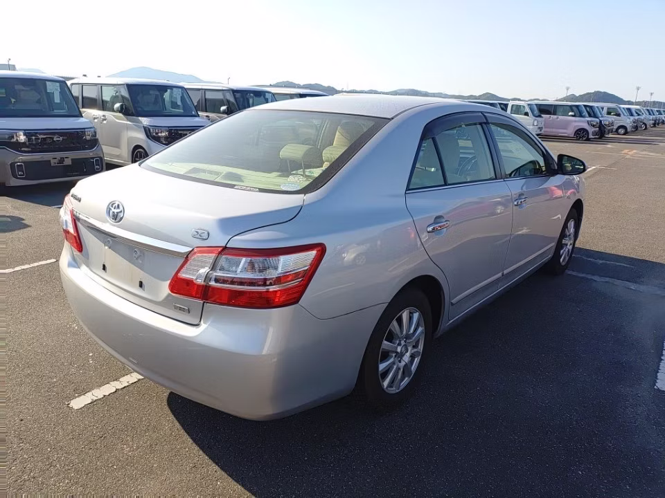TOYOTA PREMIO