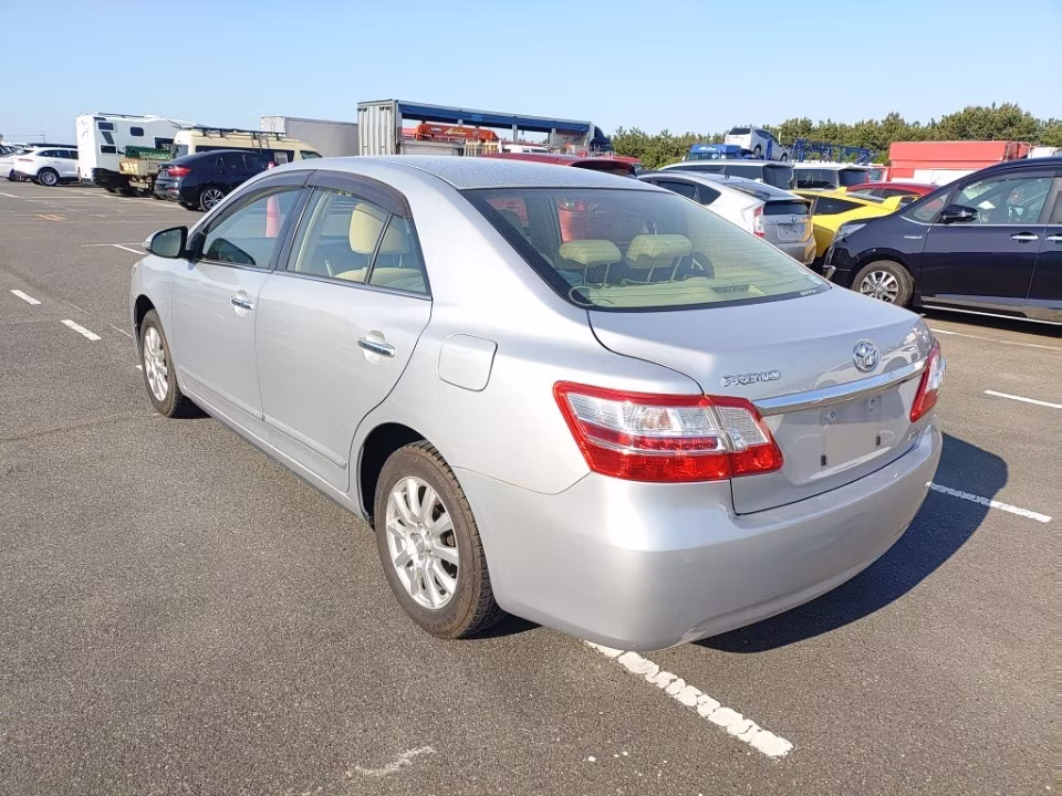 TOYOTA PREMIO