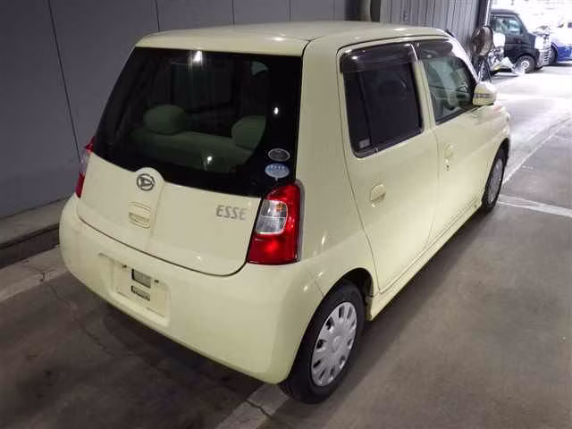 DAIHATSU ESSE