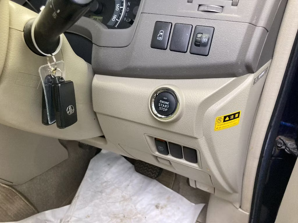 TOYOTA ISIS