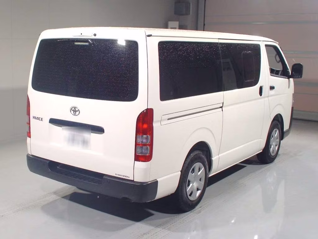 TOYOTA REGIUS ACE