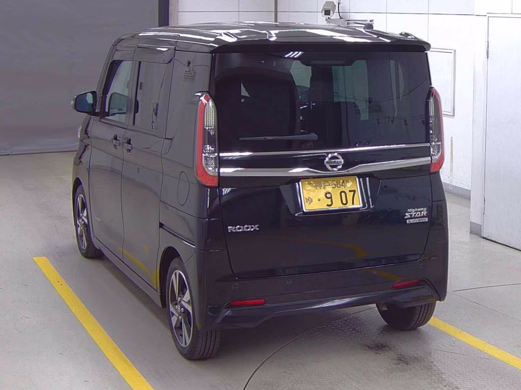 NISSAN ROOX