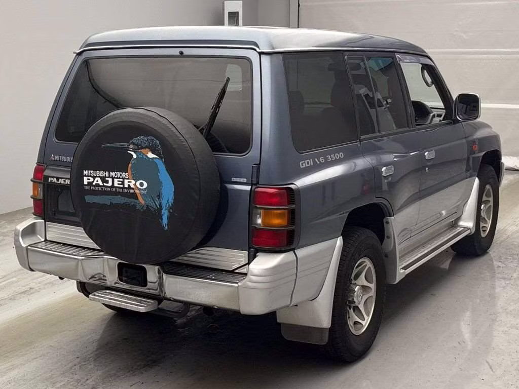 MITSUBISHI PAJERO