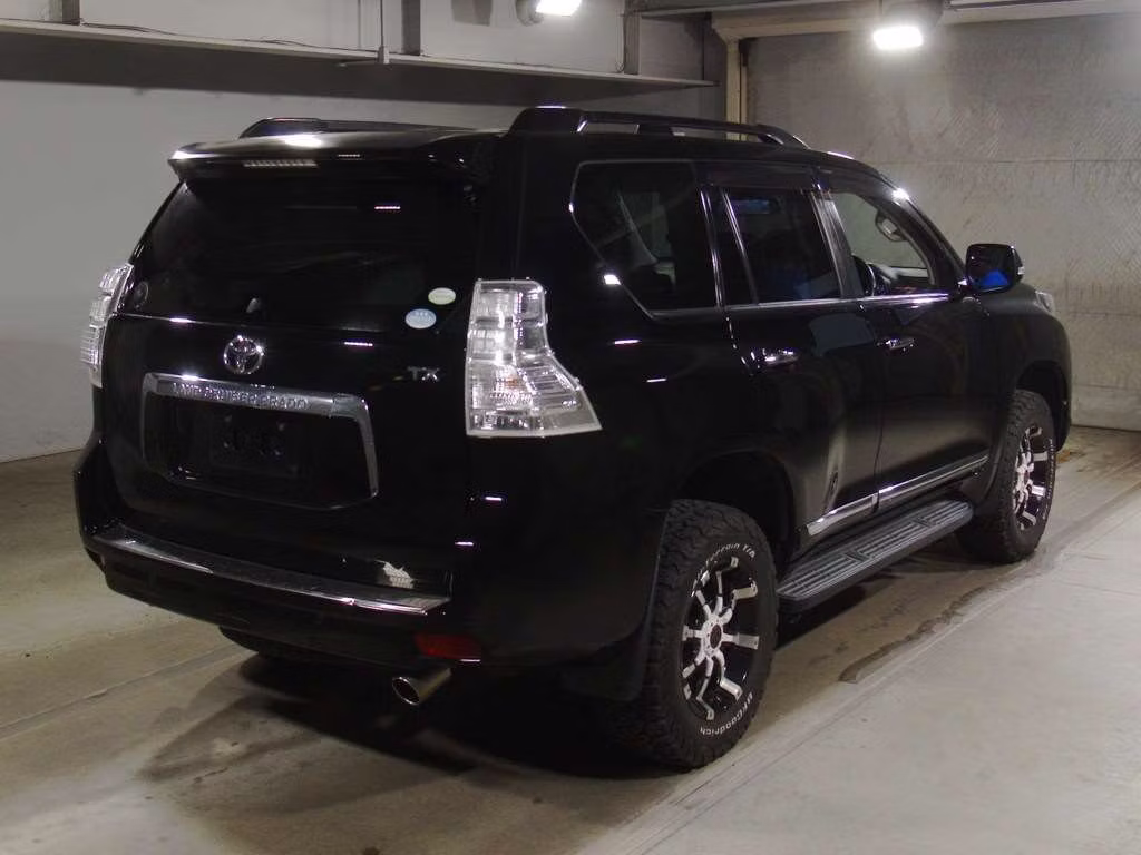 TOYOTA LAND CRUISER PRADO