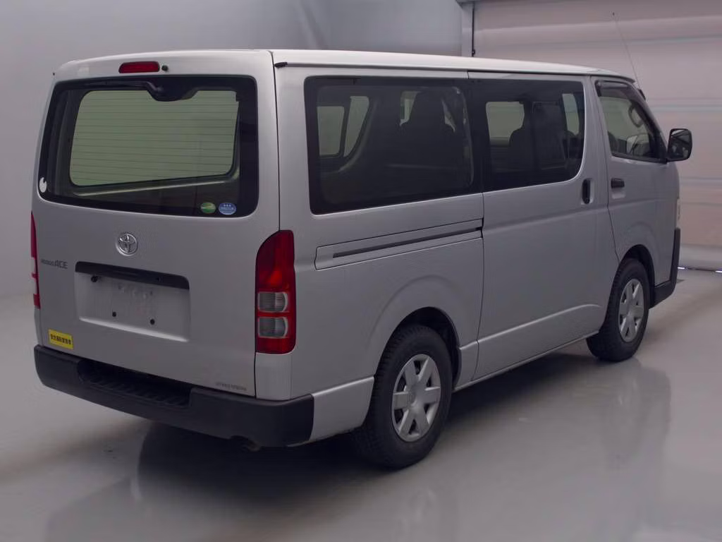 TOYOTA REGIUS ACE