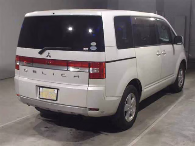 MITSUBISHI DELICA D:5