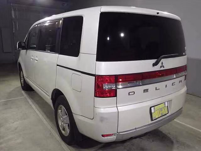 MITSUBISHI DELICA D:5