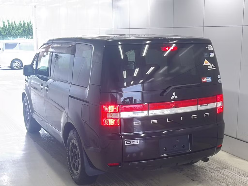 MITSUBISHI DELICA D:5
